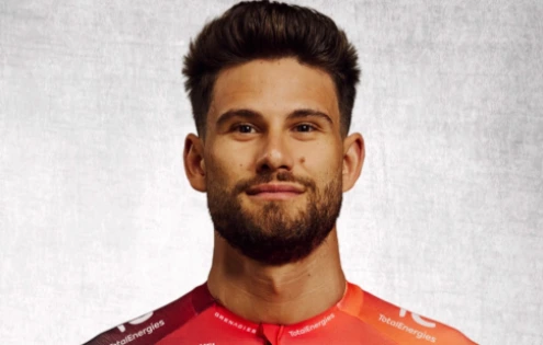 Ganna převzal olympijskou pochodeň pro hry Milán Cortina 2026