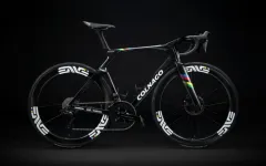 Vánoční senzace: kolo Tadeje Pogačara se v aukci prodalo za téměř čtyři miliony