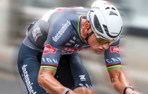 Cítím, že jsem připravený, říká Van der Poel před návratem do cyklokrosu