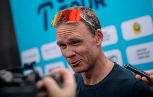 Chris Froome stále bez angažmá. Přesto tvrdí, že veřejnost se již brzy dozví více