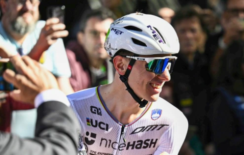 Vuelta zůstává pro Pogačara ve hře, říká management UAE Emirates XRG. Rozhodne se po Tour