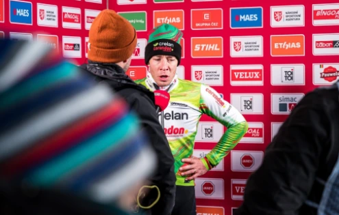 Pád v Loenhoutu ukončil Sweeckovu sezonu, světový pohár přijde o lídra