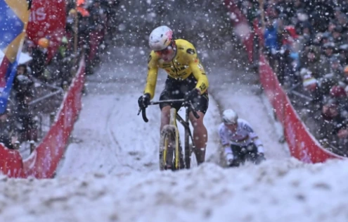 Další smůla pro Van Aerta. Zlomenina kotníku a konec cyklokrosové sezony