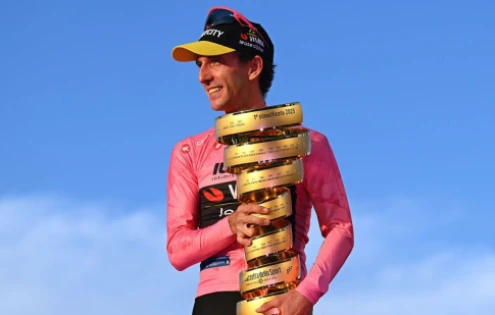 Simon Yates ukončil kariéru ve 33 letech. Vítěz Gira a Vuelty se loučí s pelotonem