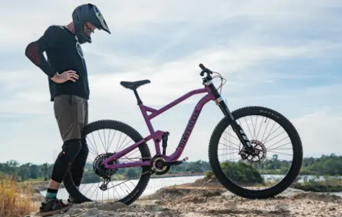 DirtySixer představil první 32palcový bike, jehož vzhled vyvolává diskuze