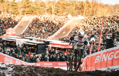 Šance pro Nyse na celkový triumf? Van der Poel vynechá Benidorm