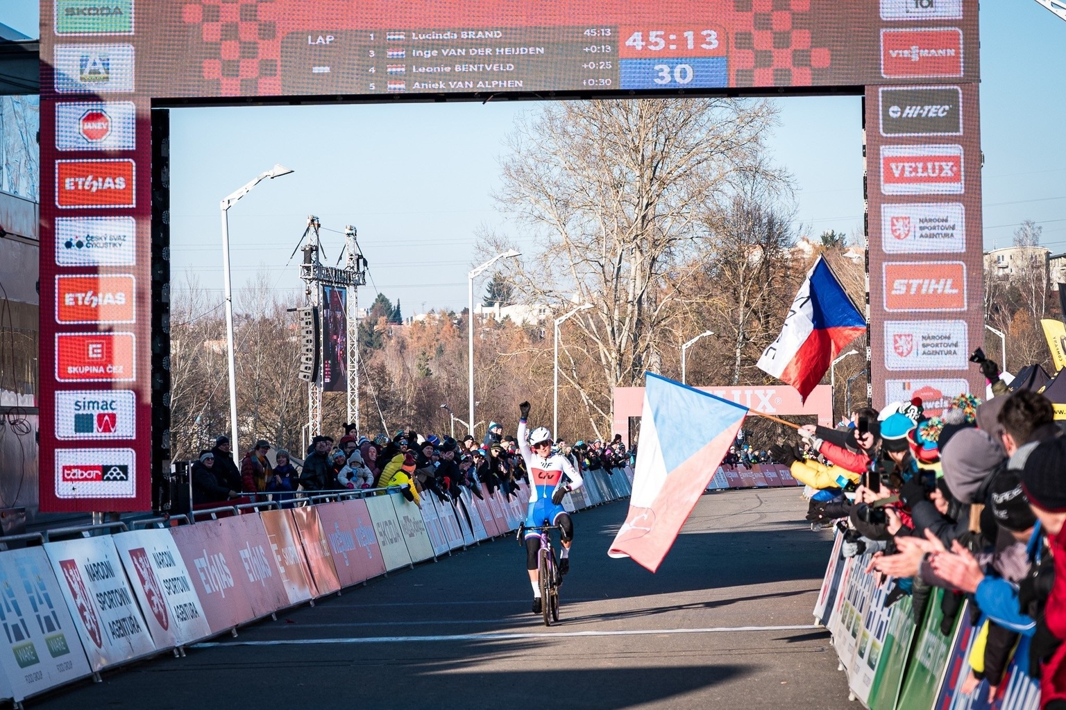 Kristýna Zemanová v cíli Světového poháru v Táboře